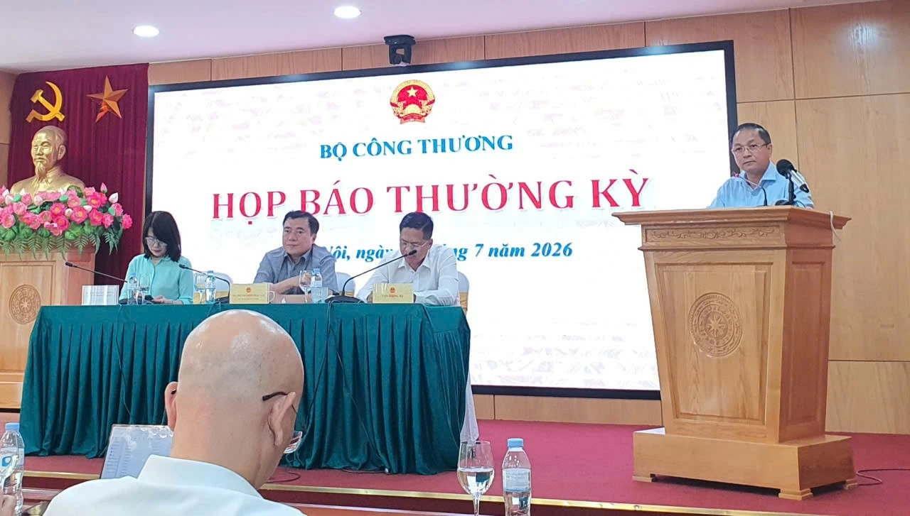 Sau hơn 1 tháng triển khai, xăng E10 phát huy hiệu quả bước đầu, chưa ghi nhận phản ánh tiêu cực Sau hơn 1 tháng triển khai, xăng E10 phát huy hiệu quả bước đầu, chưa ghi nhận phản ánh tiêu cực