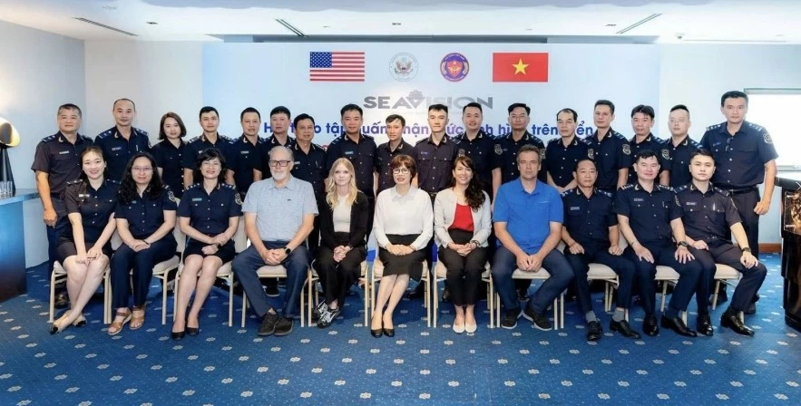 Hải quan tăng cường năng lực giám sát trên biển bằng công nghệ hiện đại