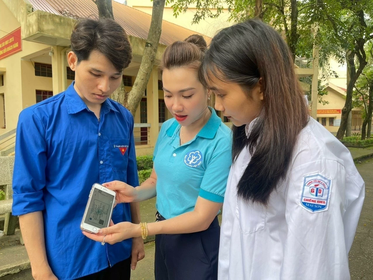 Bảo hiểm xã hội Việt Nam khuyến nghị phụ huynh, học sinh chủ động kiểm tra giá trị thẻ bảo hiểm y tế