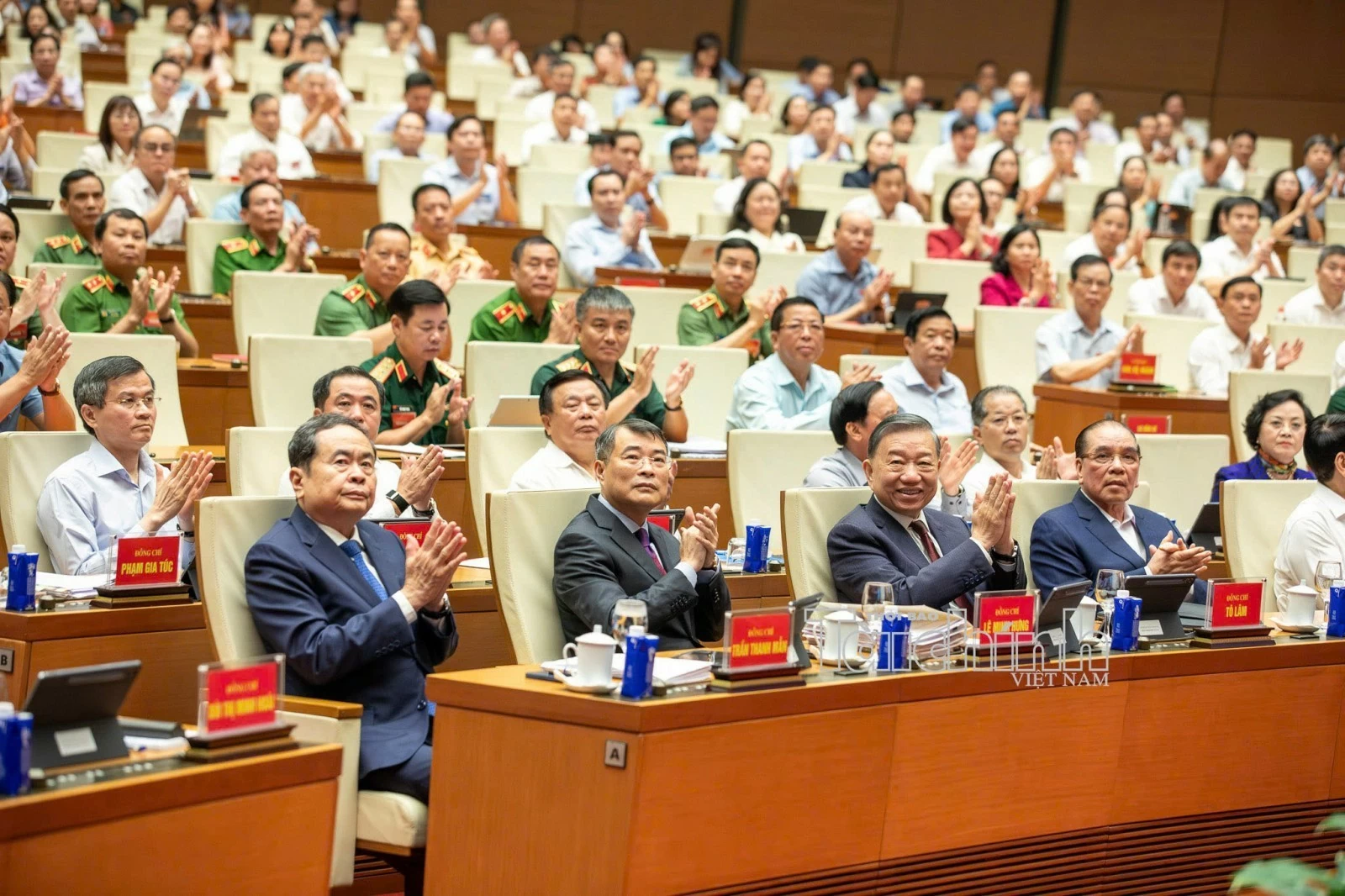 Đảng bộ Bộ Tài chính nghiên cứu, học tập, quán triệt và triển khai thực hiện một số Nghị quyết, Chỉ thị của Bộ Chính trị