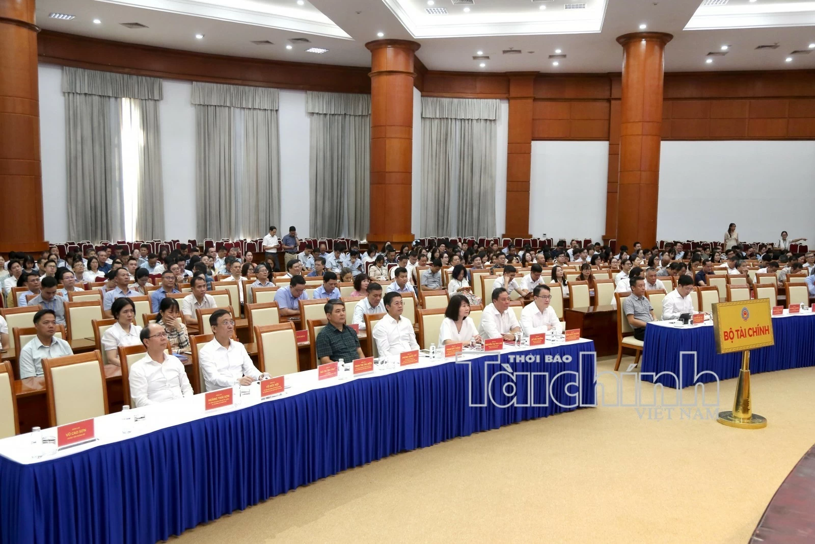 Đảng bộ Bộ Tài chính nghiên cứu, học tập, quán triệt và triển khai thực hiện một số Nghị quyết, Chỉ thị của Bộ Chính trị