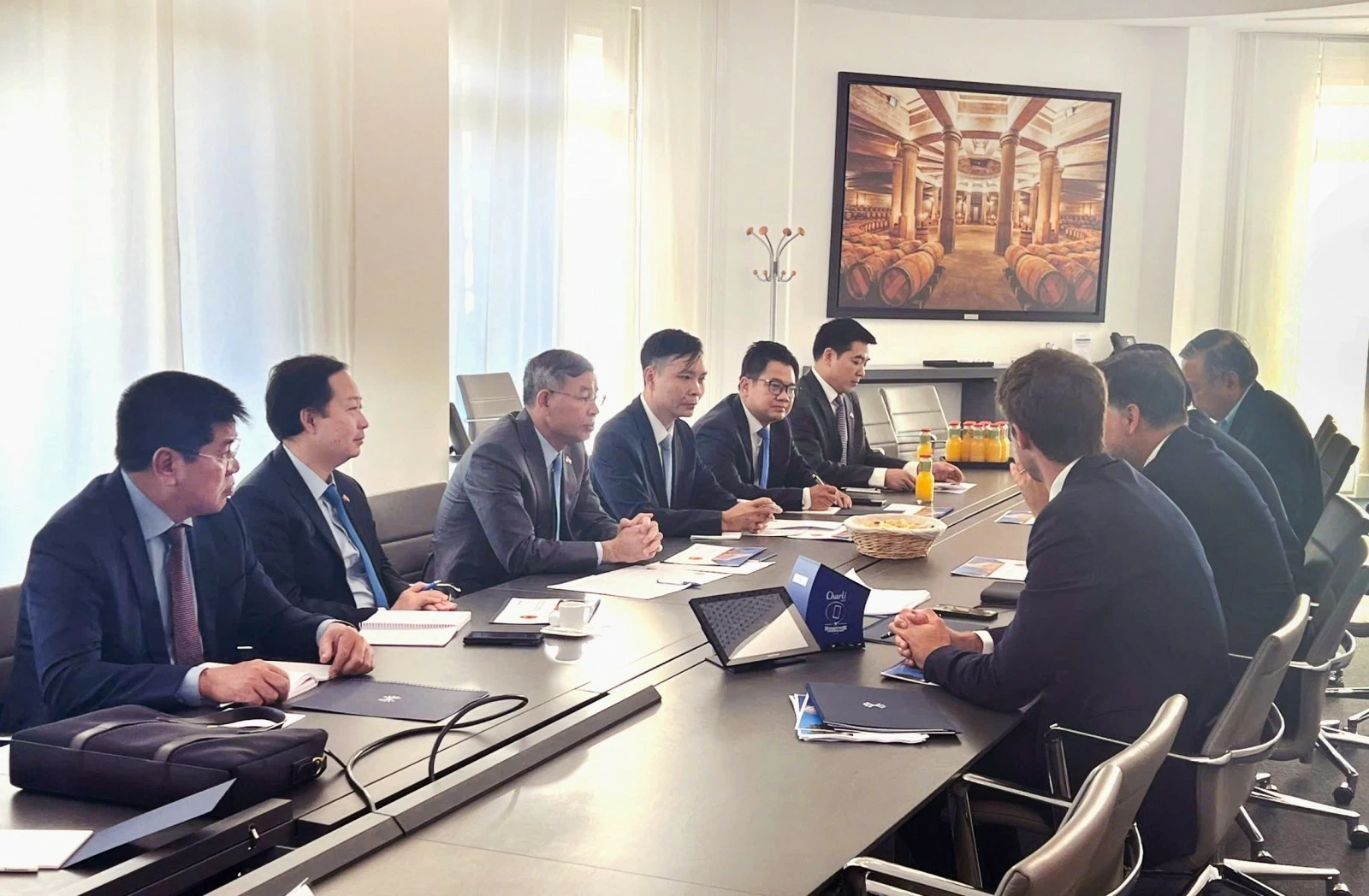 Bộ trưởng Bộ Tài chính Ngô Văn Tuấn làm việc với Tập đoàn Rothschild &amp; Co