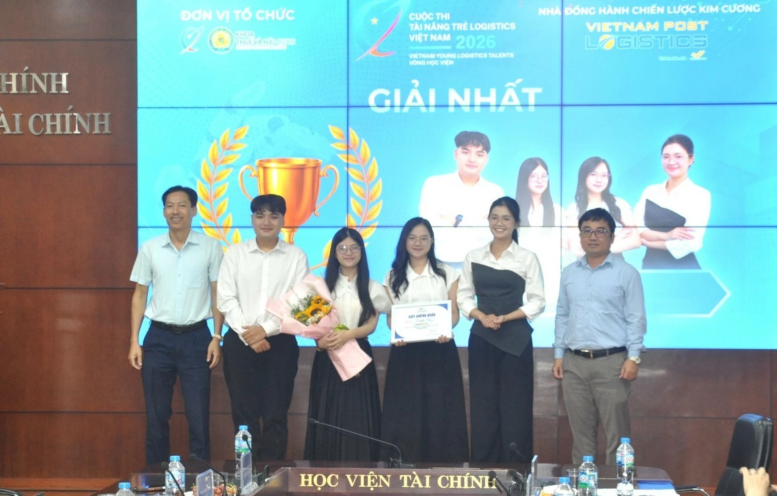 Đội Fourfold giành giải Nhất Tài năng trẻ Logistics Việt Nam 2026 cấp Học viện Tài chính