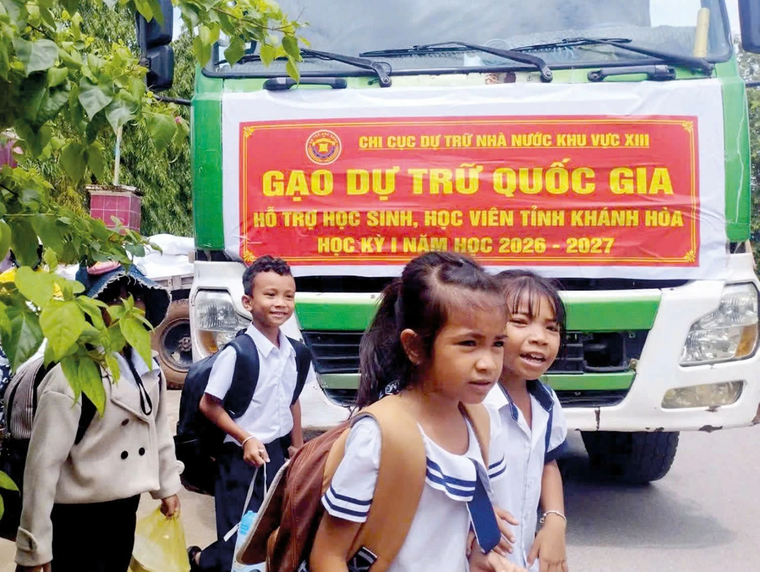 Hơn 1.932 tấn gạo dự trữ quốc gia đến với học sinh đúng hạn