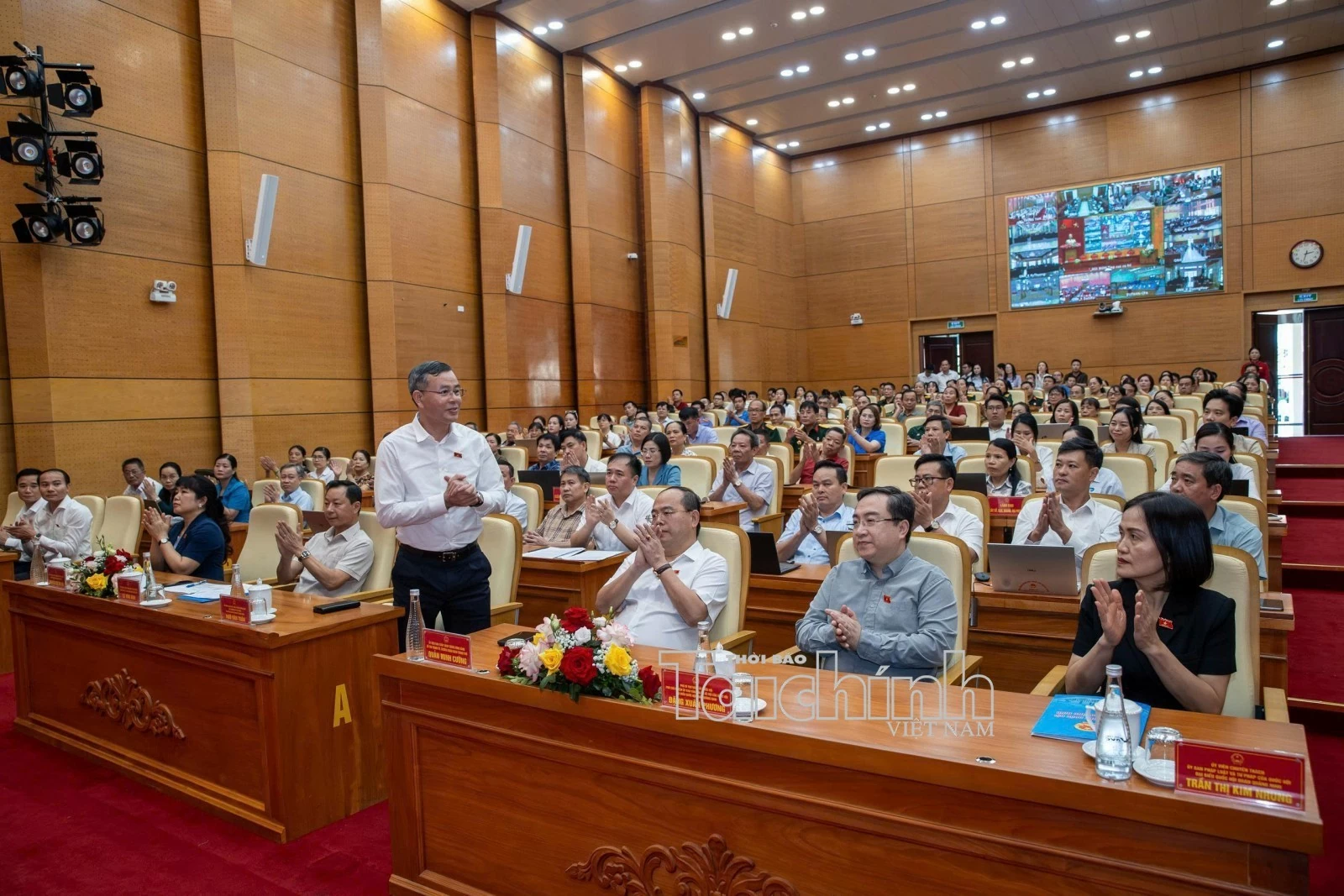 Bộ trưởng Ngô Văn Tuấn tiếp xúc cử tri trước Kỳ họp thứ 2, Quốc hội khóa XVI Bộ trưởng Ngô Văn Tuấn tiếp xúc cử tri trước Kỳ họp thứ 2, Quốc hội khóa XVI