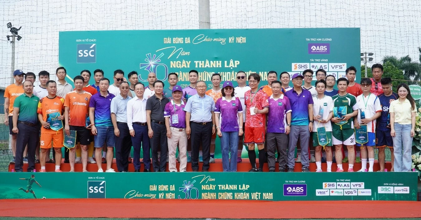 24 đội bóng tranh tài tại giải bóng đá chào mừng kỷ niệm 30 năm ngành Chứng khoán Việt Nam
