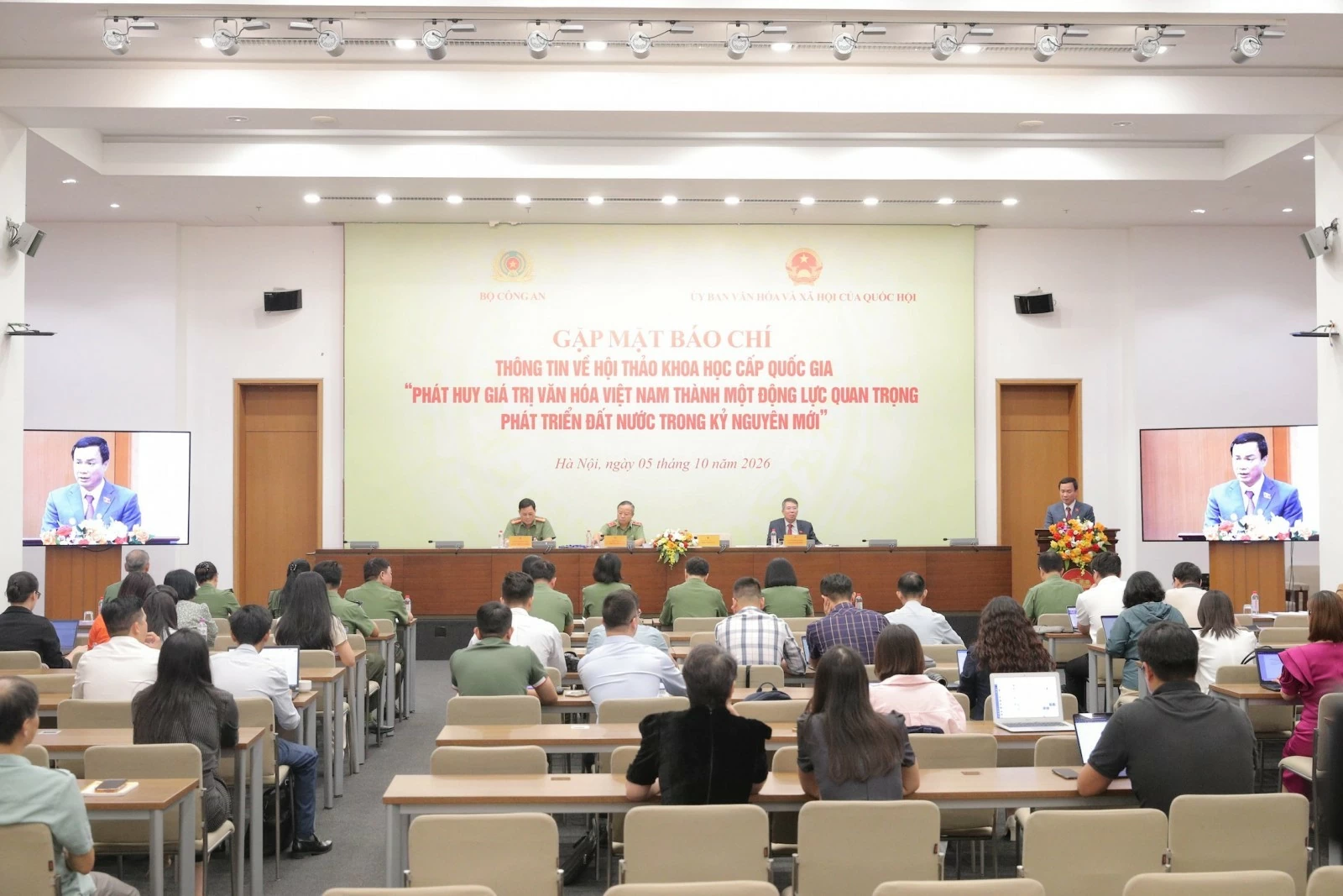 Phát triển văn hóa gắn với thượng tôn pháp luật và an ninh quốc gia
