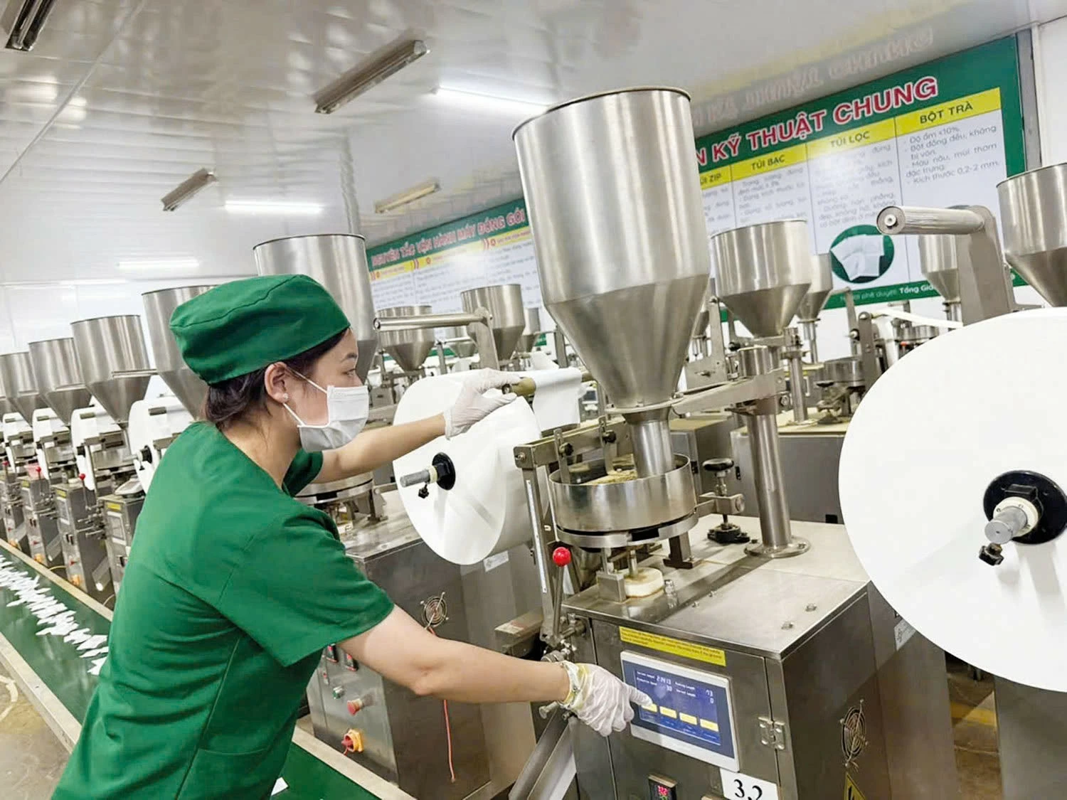 Doanh nhân đảng viên: Bình đẳng trong kinh doanh, nêu gương về trách nhiệm