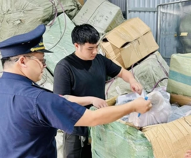 Hải quan đề nghị gỡ vướng cho doanh nghiệp nhập khẩu hàng hóa có ký hiệu ®