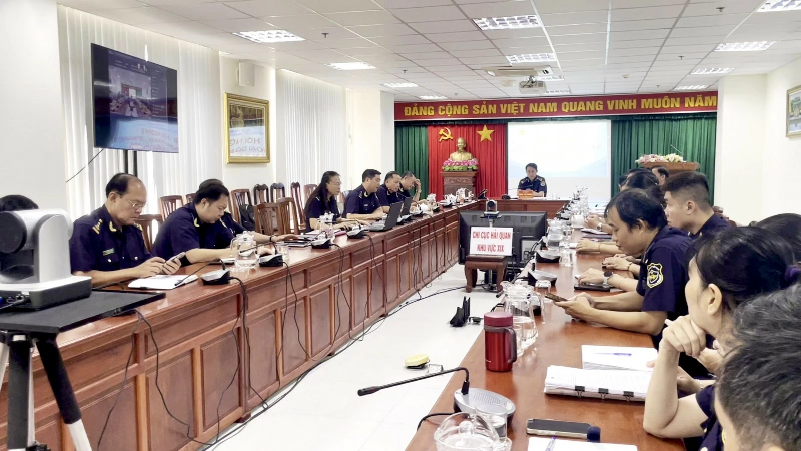 Hơn 9 tháng, Chi cục Hải quan Khu vực XIX thu đạt 157,31% dự toán được giao của năm 2026 Hơn 9 tháng, Chi cục Hải quan Khu vực XIX thu đạt 157,31% dự toán được giao của năm 2026