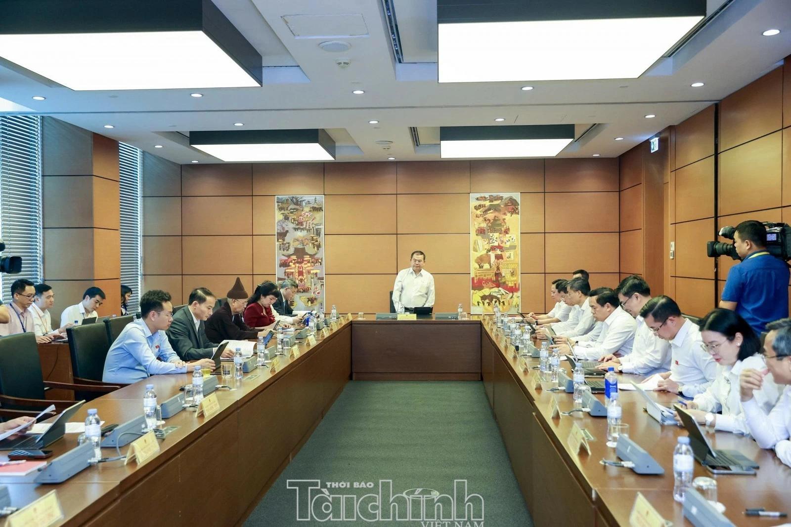 Tạo thuận lợi cho huy động vốn gắn với bảo vệ quyền lợi nhà đầu tư