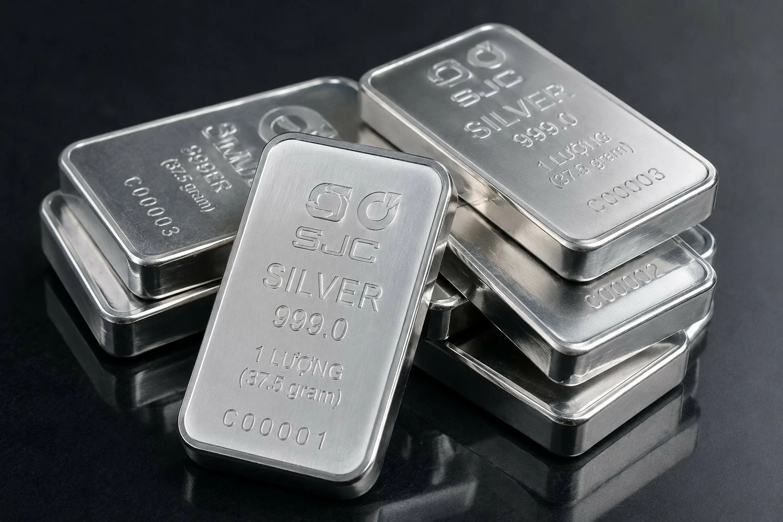 Ngày 19/10: Giá bạc sáng đầu tuần đồng loạt tăng