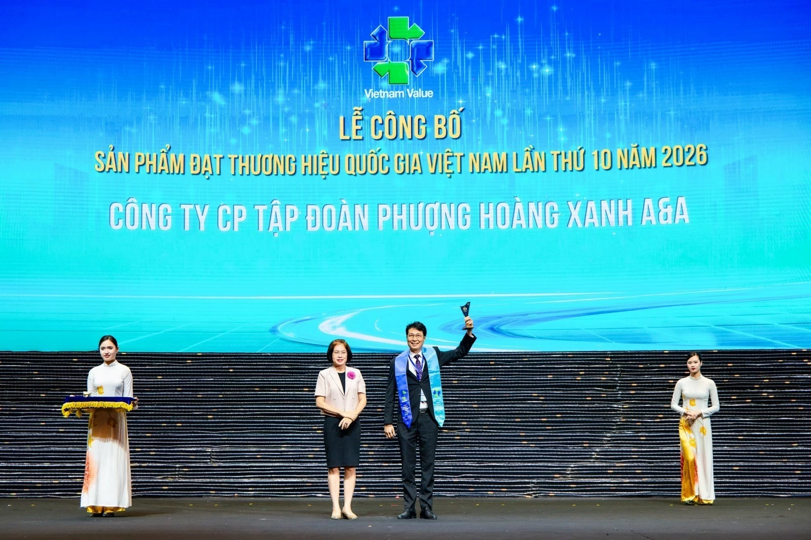 Phenikaa và Vicostone 5 lần liên tiếp đạt Thương hiệu Quốc gia Việt Nam